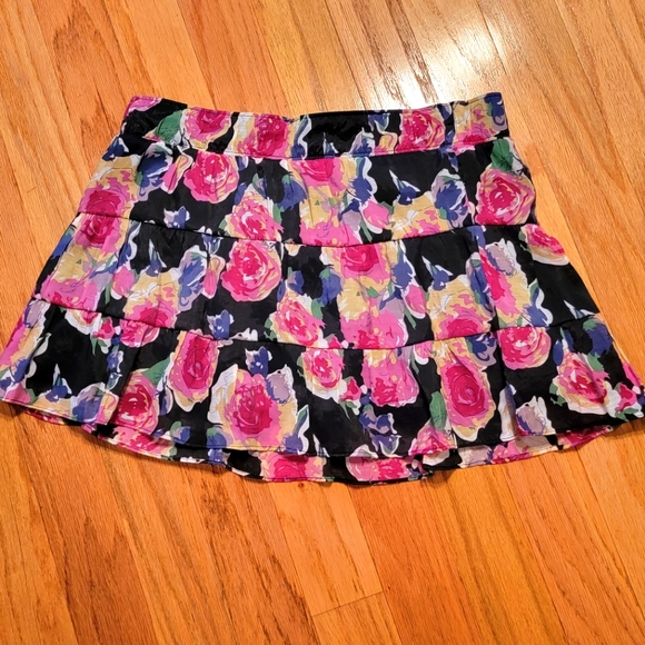 Flowy summer floral mini skirt - Picture 1 of 6